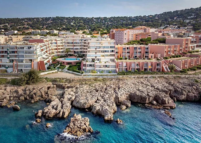 Appartement 50M² Avec Terrasse Panoramique A Sete - Fr-1-472A-240 *